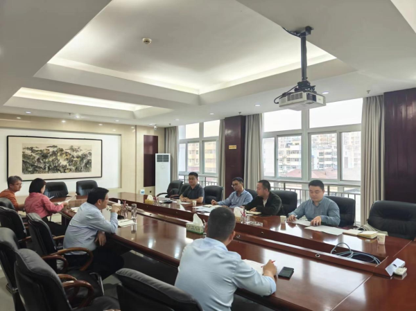 國(guó)資集團(tuán)領(lǐng)導(dǎo)與高新區(qū)管委會(huì)開展深化合作座談會(huì)